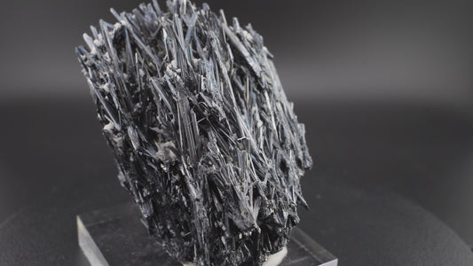 Stibine & Quartz – Sarylakh-Surma, Russie